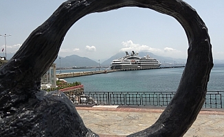 Alanya'ya kruvaziyerle 187 turist geldi