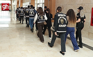 Antalya'da "çarşaf" operasyonu: 42 milyon TL'lik mal varlığına el konuldu!