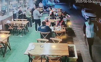 Herkes kaçtı, onlar izledi