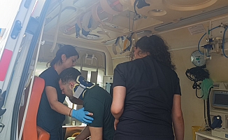 Karşıya geçmeye çalışırken motosikletin çarptığı yaya yaralandı