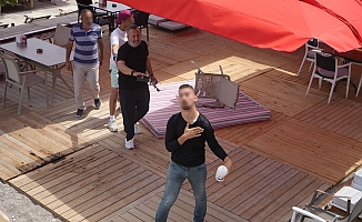 Konyaaltı Sahili’nde kaçak yapılar sökülüyor