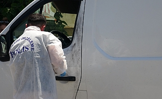Acı olay... Fenalaşıp aracının yanına uzandı yaşamını yitirdi!