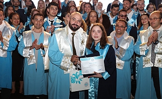  ALKÜ'nün 10. yılında mezuniyet coşkusu