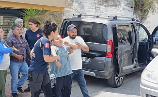 Ambulansa binmemek için çırpındı, sebebi iğne korkusu çıktı!