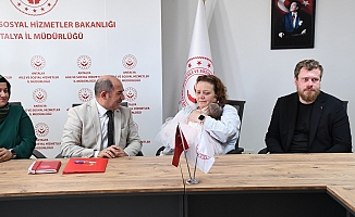 Antalya Havalimanı'nda doğan ve tuvalete bırakılan bebek, Rus yetkililere teslim edildi