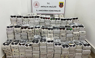 Antalya’da 16 bin adet kaçak güneş gözlüğü yakalandı