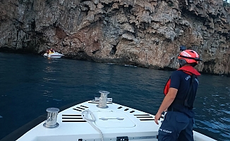 Falezlere doğru sürüklendi!