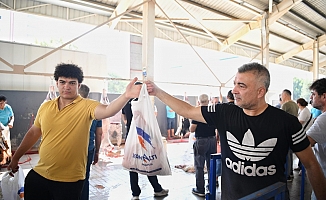  Konyaaltı’nda ücretsiz kurban kesim hizmeti sunuldu