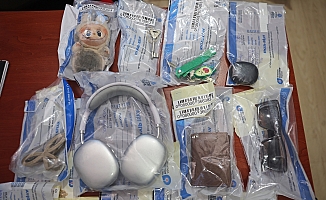 Toplu taşımada unutulan eşyalar sahiplerini bekliyor