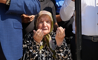 Antalya'da şehit annelerinin gözüyaşlı duaları 15 Temmuz'un acısını tazelendi
