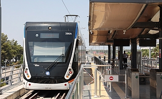 Antalya Havalimanı'nda yeni tramvay durağı hizmete girdi