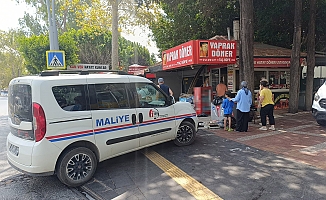Antalya’da yanan büfe küle döndü!