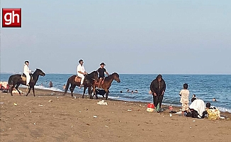 Kumköy sahilinde atlı gezintilere tepki büyüyor: “Carettaların yuvaları bile kalmadı”