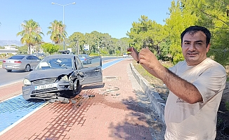 Lastiği patlayan otomobil takla attı!