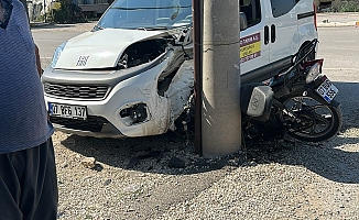 Otomobille çarpışan motosiklet sürücüsü hayatını kaybetti