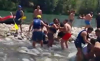 Rafting merkezinde can yeleği giyme tartışması kürekli kavgaya dönüştü