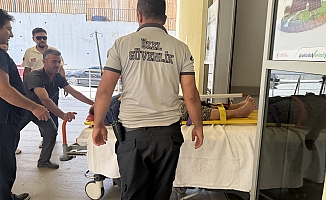  Sağlık ekipleri, evinin önünde düşen kadın için 4 buçuk saat yolculuk yaptı
