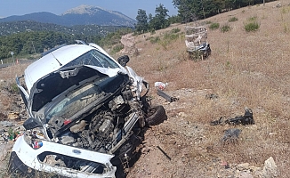 Şarampole uçan hafif ticari aracın sürücüsü yaralandı