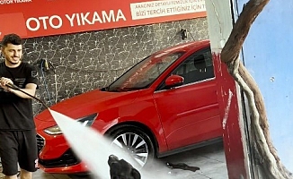  Sıcaktan bunalan köpeğin serinleme yöntemi