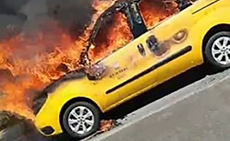 Alanya'da seyir halindeki Fiat otomobil alev aldı