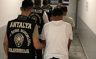  Antalya'da kendini devlet görevlisi olarak tanıtıp vurgun yaptılar!