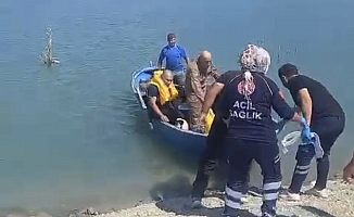 Barajdan su almaya çalışan eğitim uçuşu kalkamayarak düştü