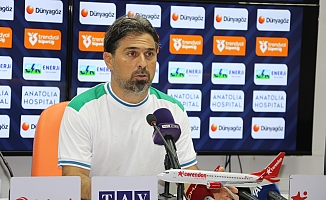 İlhan Palut: "Çok gol kaçırıyoruz maalesef"