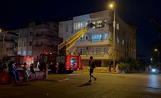 Ocakta unutulan tencere yangına sebep oldu