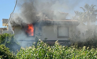  2 katlı müstakil evde yangın paniği