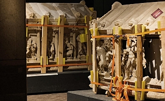 Antalya Arkeoloji Müzesi'ndeki 100 bine yakın eser güvenli bir şekilde depolara taşındı