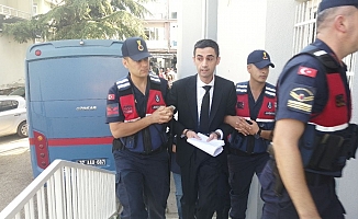 Gelendost Belediyesi zimmet ve rüşvet davasının ilk duruşmasında tahliye kararı çıkmadı