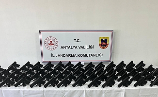  Kepez’de kaçak silah operasyonu: 72 tabanca ele geçirildi