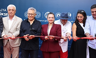 15. Antalya Kitap Fuarı kapılarını açtı