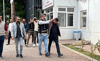 Antalya'da 2 kişinin ölümüyle sonuçlanan silahlı kavga şüphelileri adliyeye sevk edildi