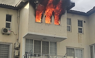 Antalya'da apartman dairesi alev alev yandı