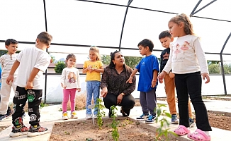 Doğa Çocuk Enstitüsü'nde hem öğreniyor hem de eğleniyorlar