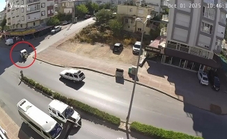 Hafif ticari araç ile motosiklet çarpıştı: 2 yaralı
