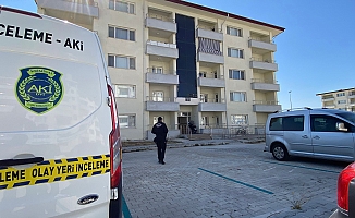 İnfaz koruma memuru evinde ölü bulundu!