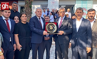 Sağlık Bakanı Memişoğlu’na Aksu’da plaket takdimi