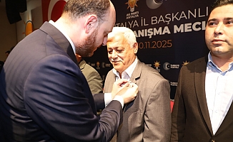 Aksu’da 6 Meclis Üyesi AK Parti rozetini taktı