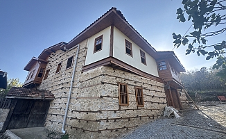 Antalya'da ata mirası tarihi düğmeli evler restore ediliyor