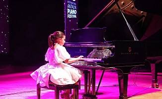  25. Uluslararası Antalya Piyano Festivali'nde genç yetenekler sahne aldı