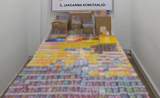 Antalya'da kaçak bin 660 adet elektronik sigara ve 7 bin 500 paket sigara ele geçirildi