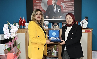 “Eğitimin Nobel’i”nde Türkiye’yi gururlandıran Aysel Şener’e anlamlı ziyaret