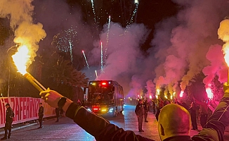 Galatasaray, Antalya'da Şampiyonlar Ligi müziğiyle karşılandı