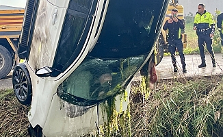 Gece evden çıkan kadın, dereye düşen araçta can verdi!