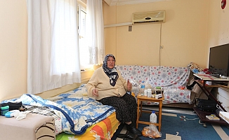 Yalnız yaşayan yaşlı kadına şefkat eli