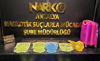  Antalya'da 15 bin uyuşturucu hap ele geçti!