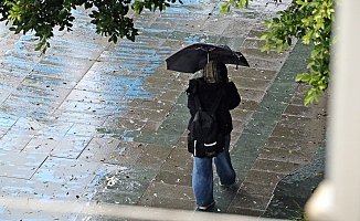 Antalya'da sağanak ve şiddetli rüzgar etkili oldu