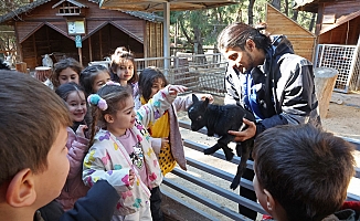 Doğal Yaşam Parkı'nda çocuklara hayvan ve doğa sevgisi aşılanıyor